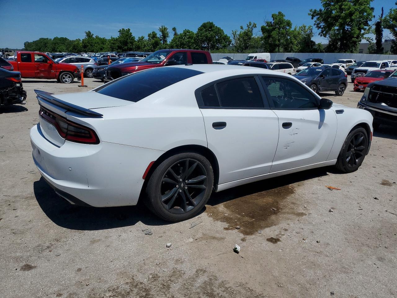 2017 Dodge Charger Se Rwd - Image 3
