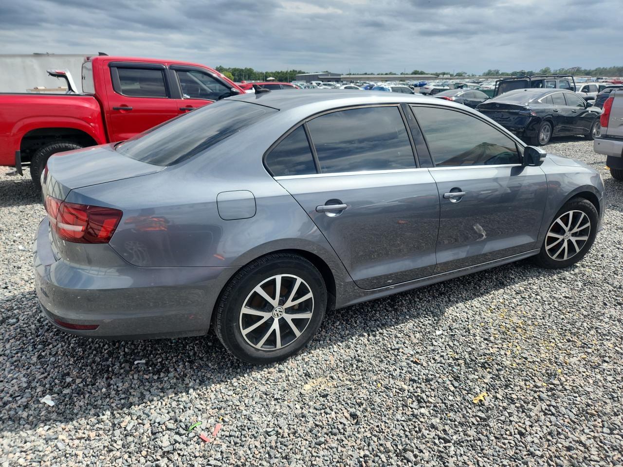 2017 Volkswagen Jetta Se - Фото 3