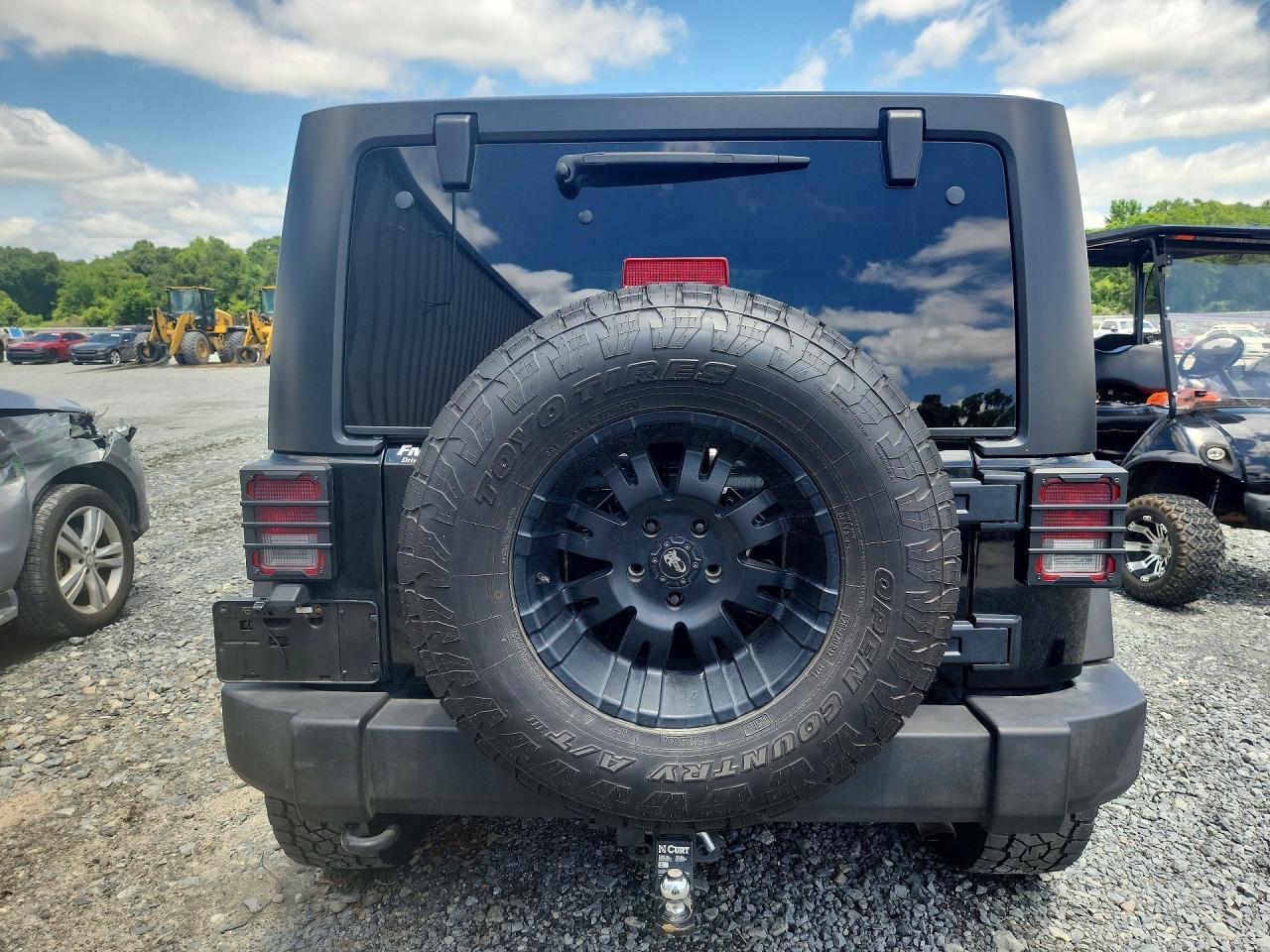 2012 Jeep Wrangler Rubicon - Image 6