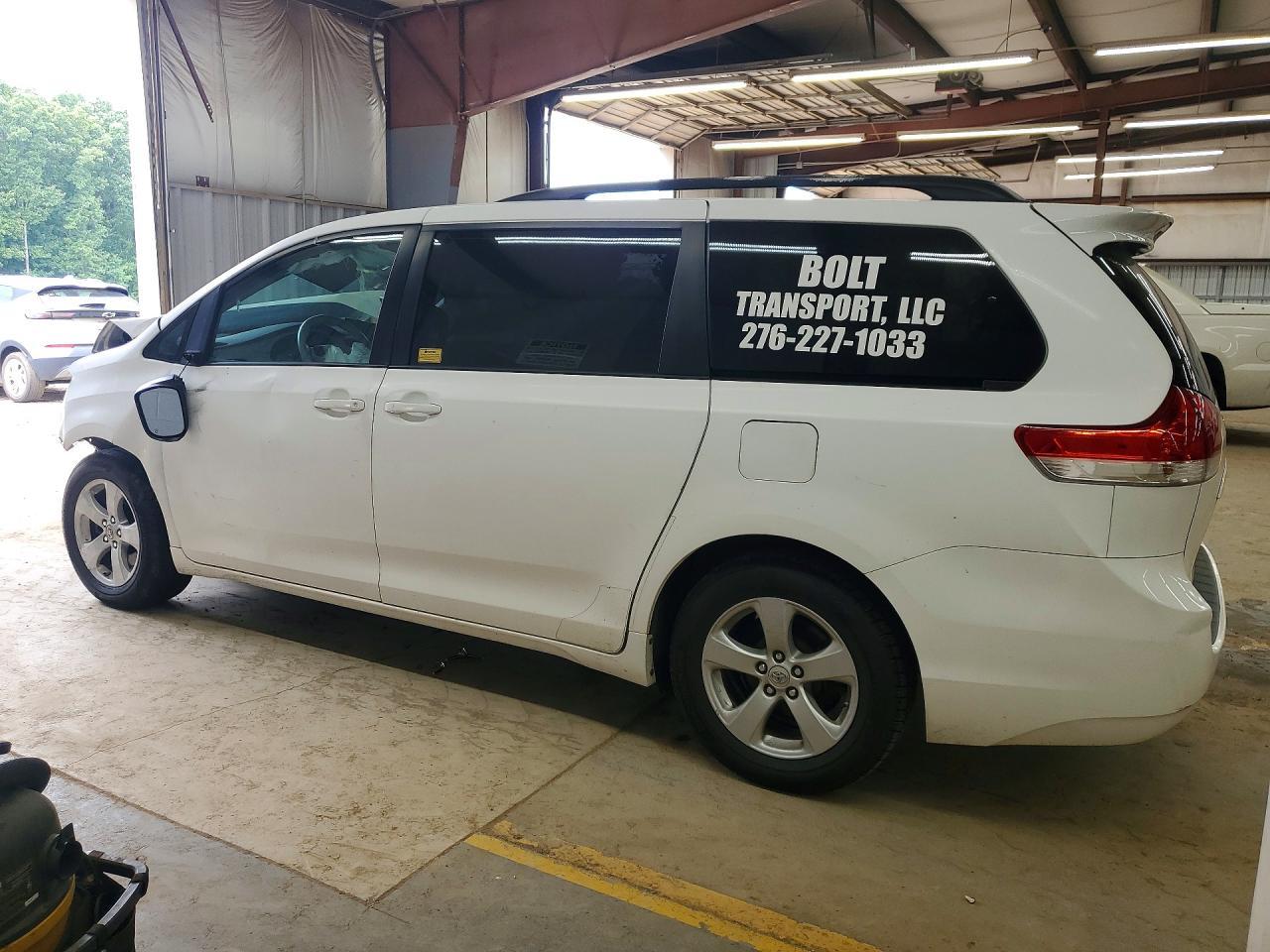 2011 Toyota Sienna Le - Фото 2