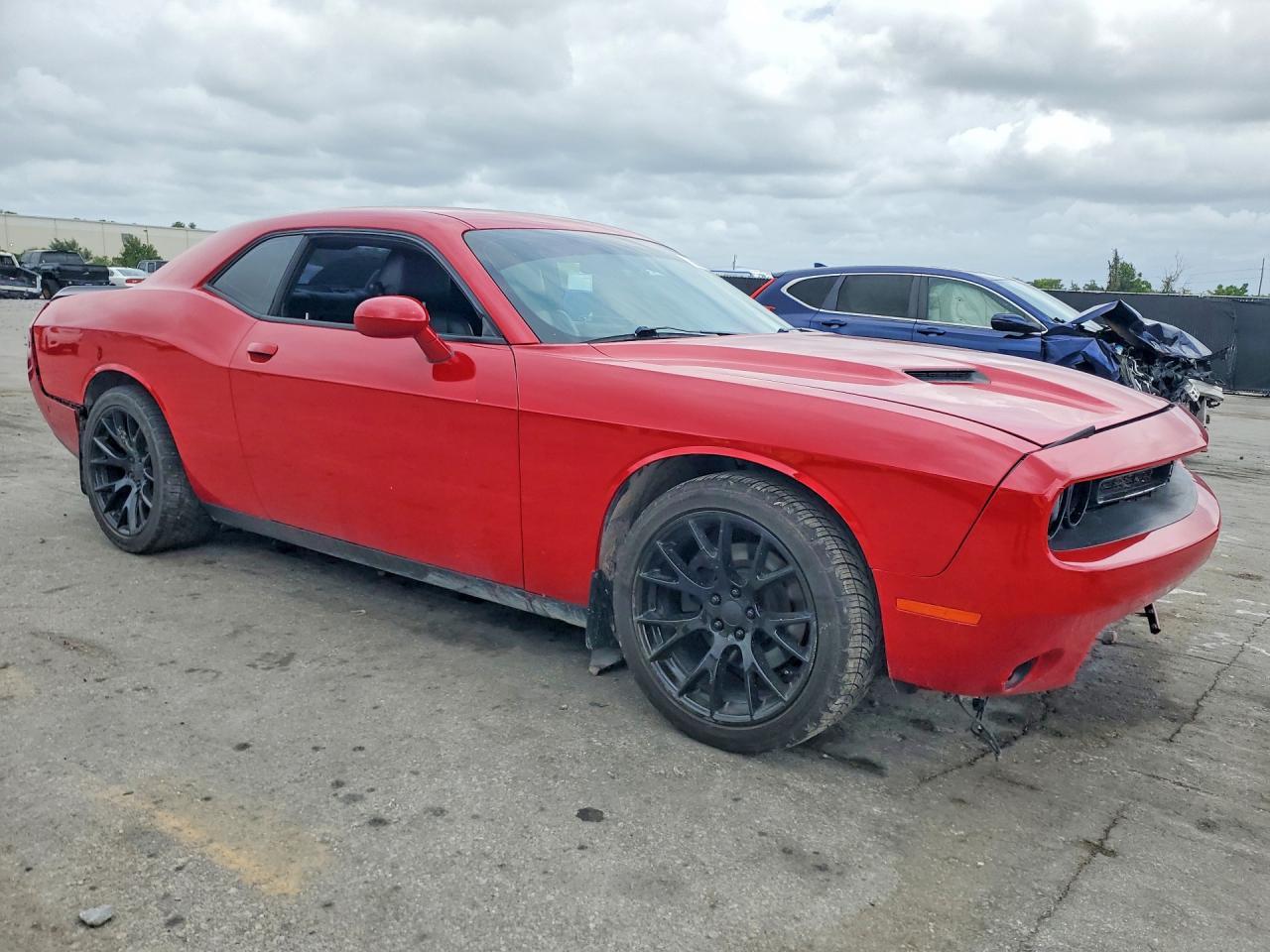 2015 Dodge Challenger Sxt Plus - Image 4