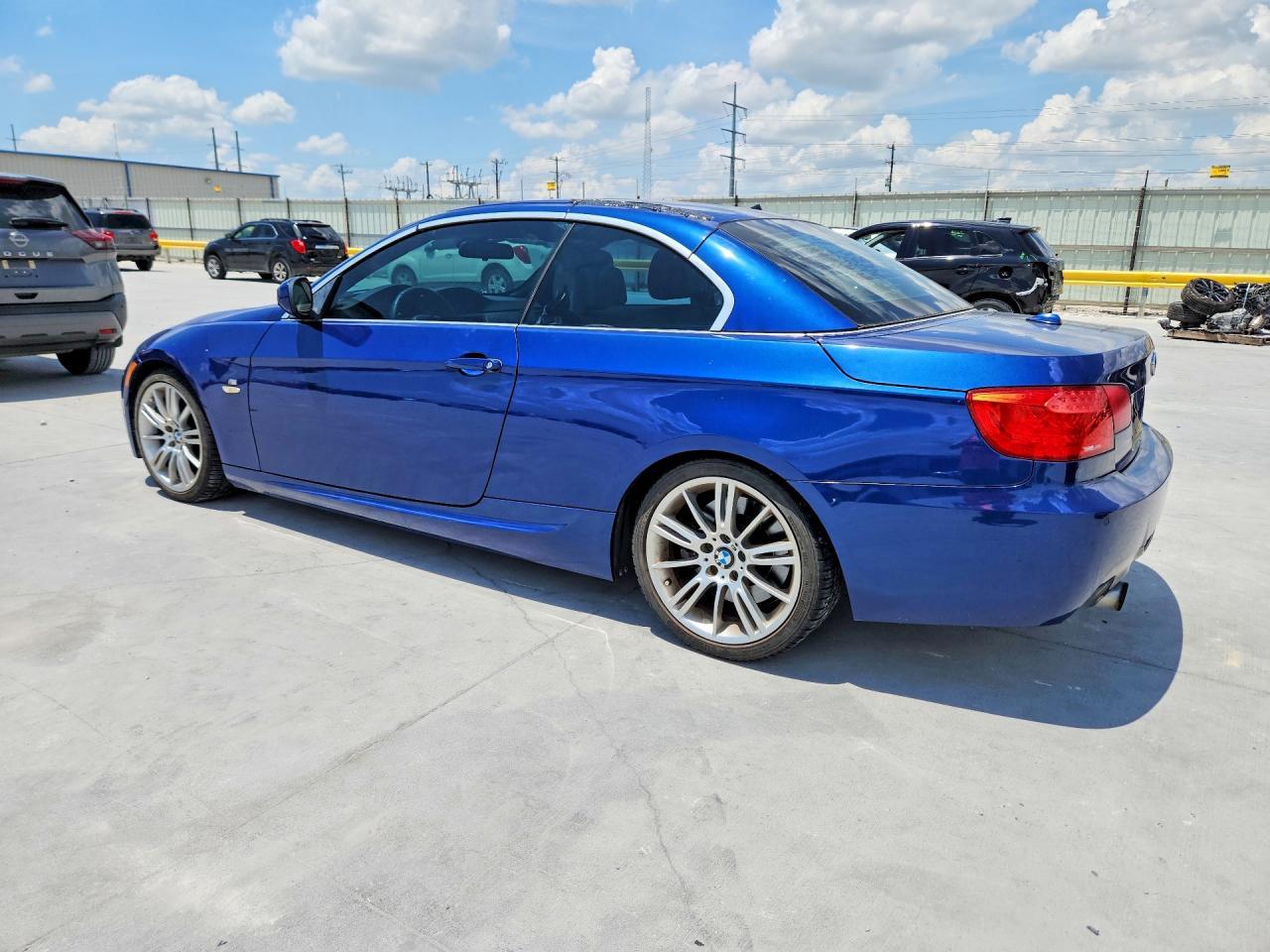 2013 BMW 335 I - Фото 2