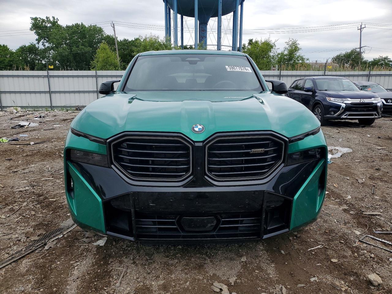 2025 BMW Xm - Фото 5