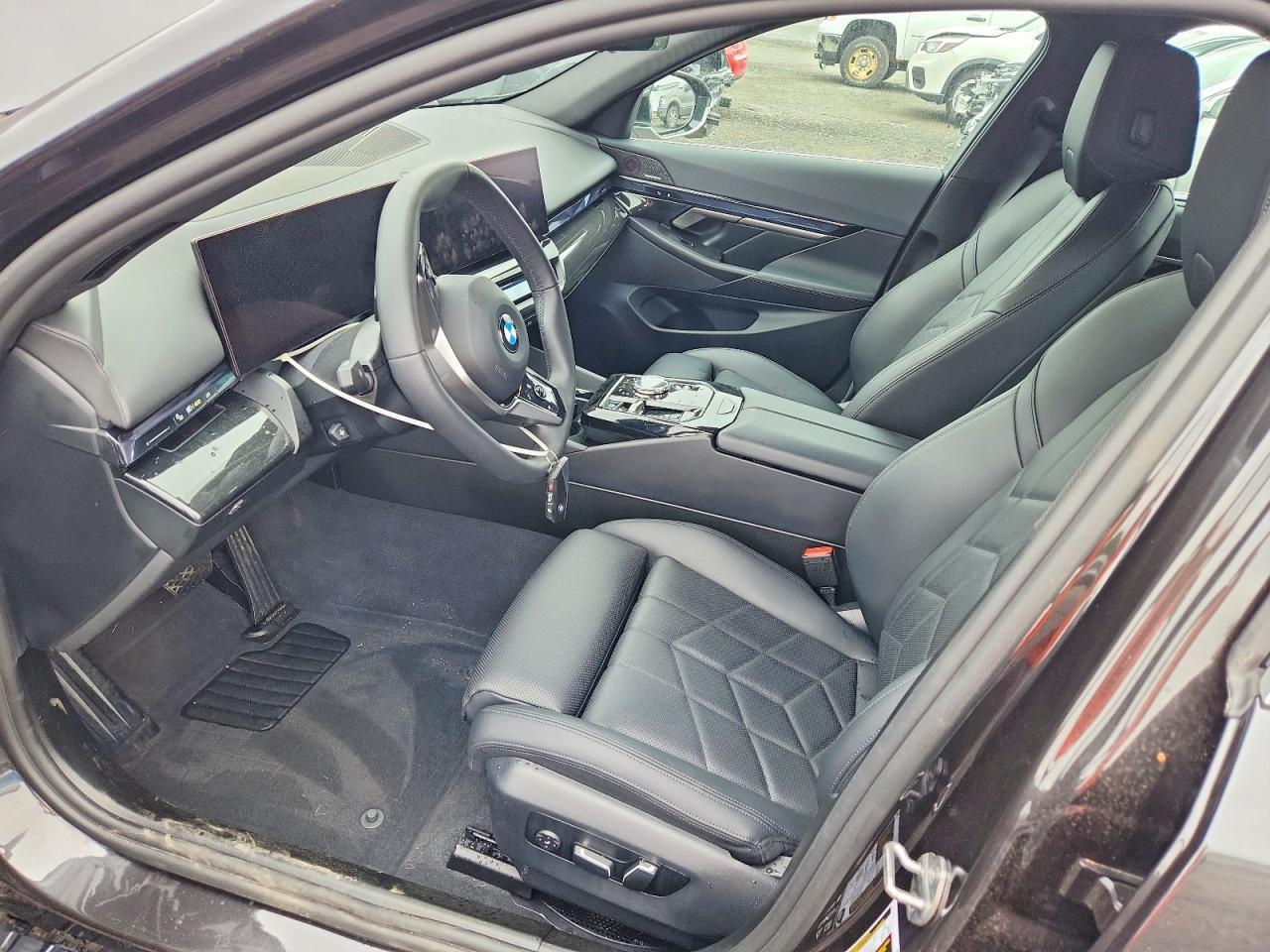 2024 BMW 540 Xi - Image 7