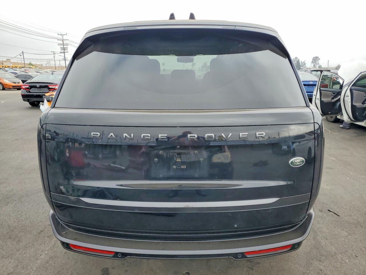 2023 Land Rover Range Rover Se - Image 6