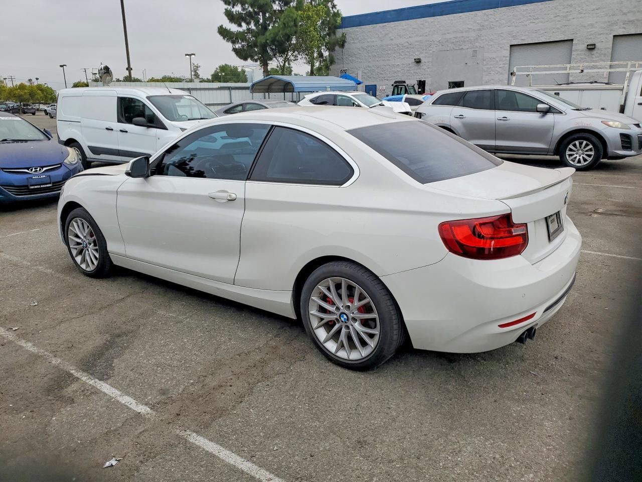 2016 BMW 228 I Sulev - Image 2