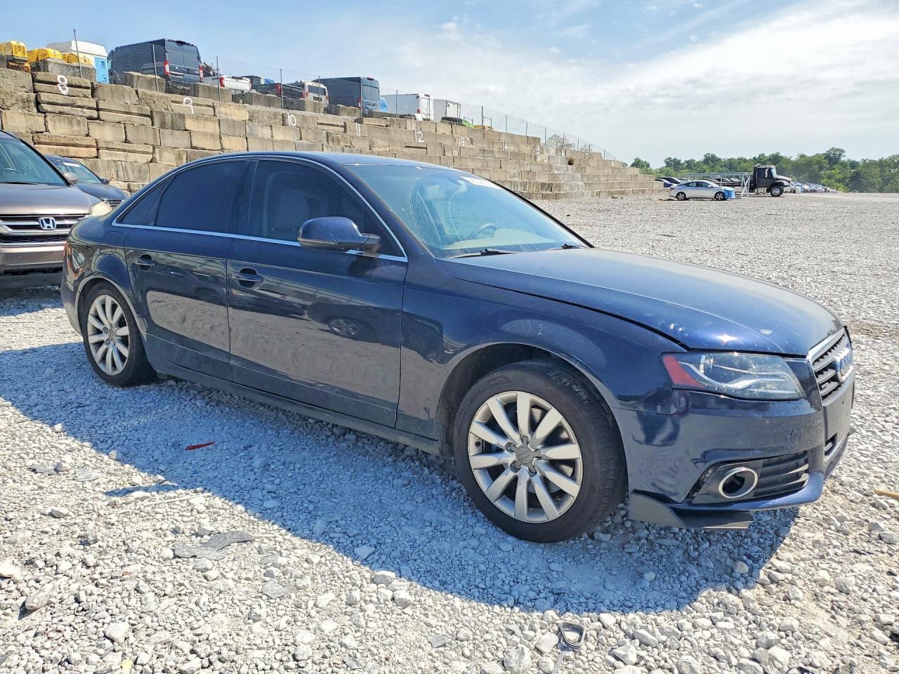 2011 Audi A4 Premium Plus - Фото 4