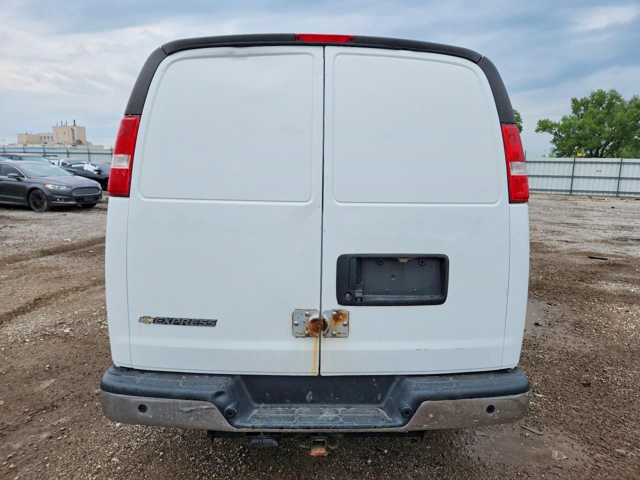 2019 Chevrolet Express G3500 - Image 6