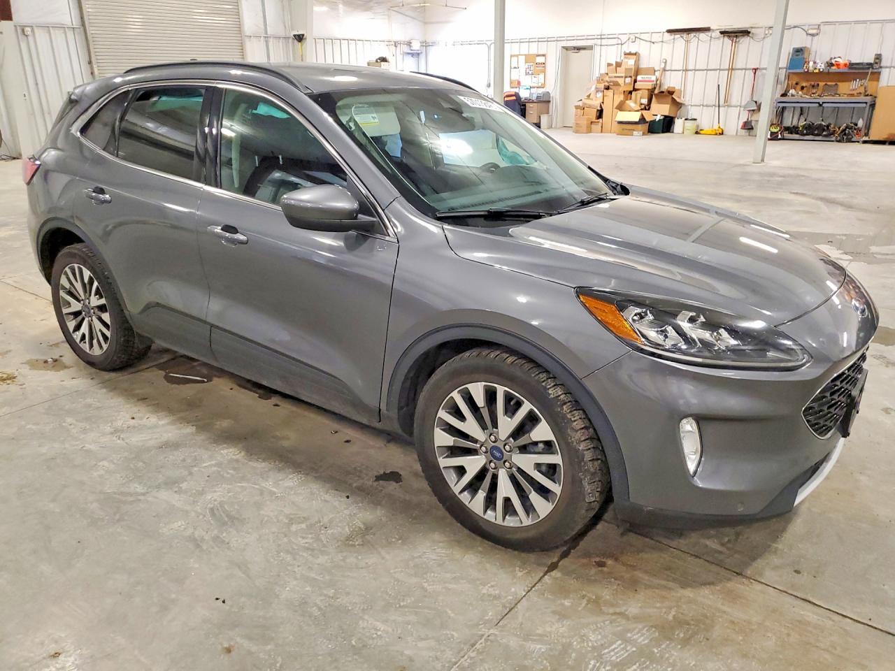 2022 Ford Escape Titanium - Image 4