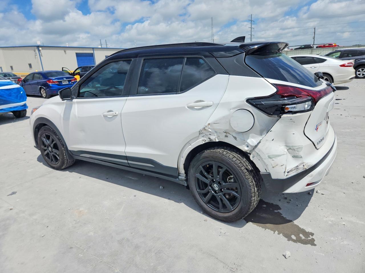 2021 Nissan Kicks - Image 2