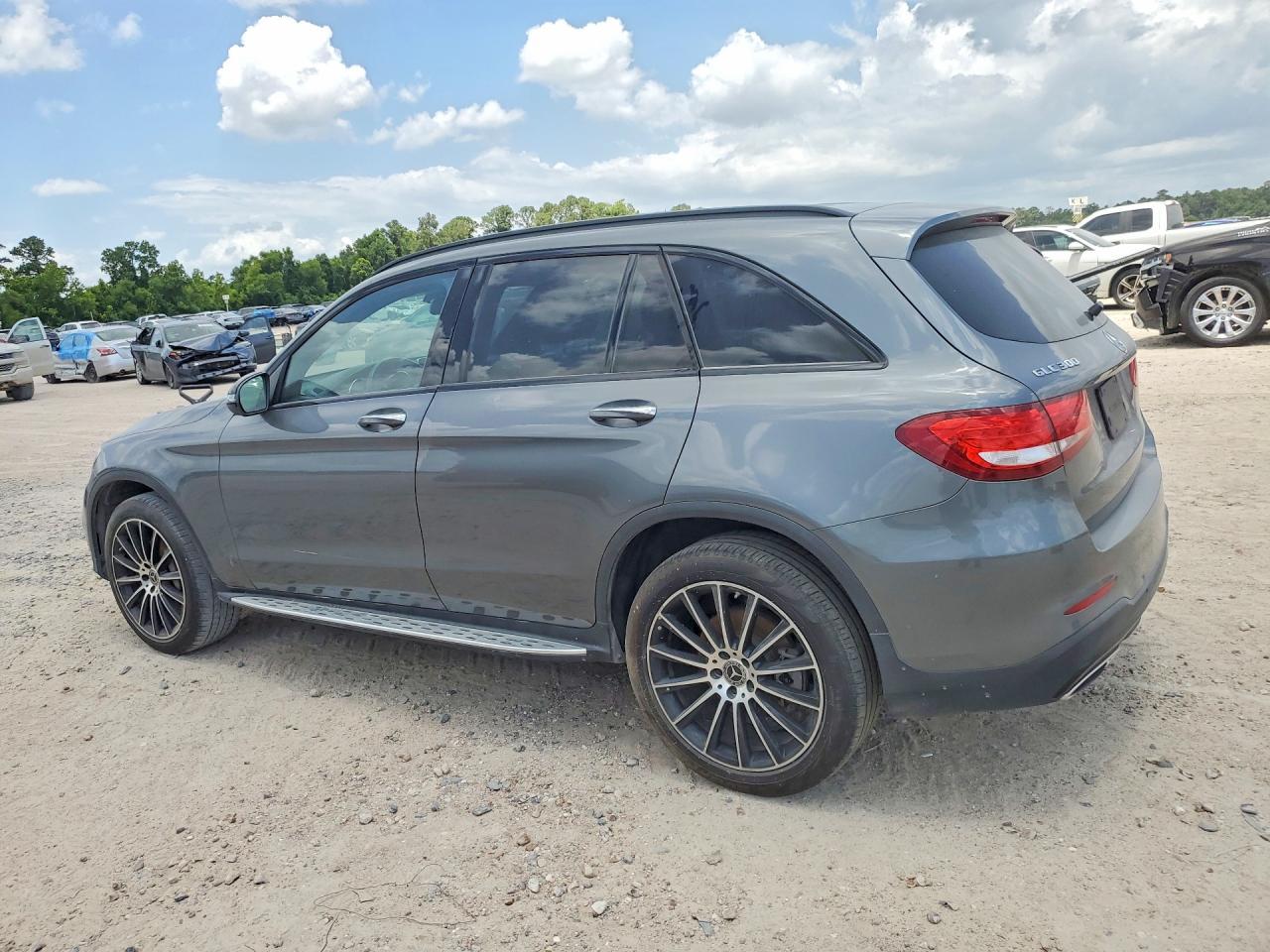 2019 Mercedes-Benz Glc 300 - Image 2
