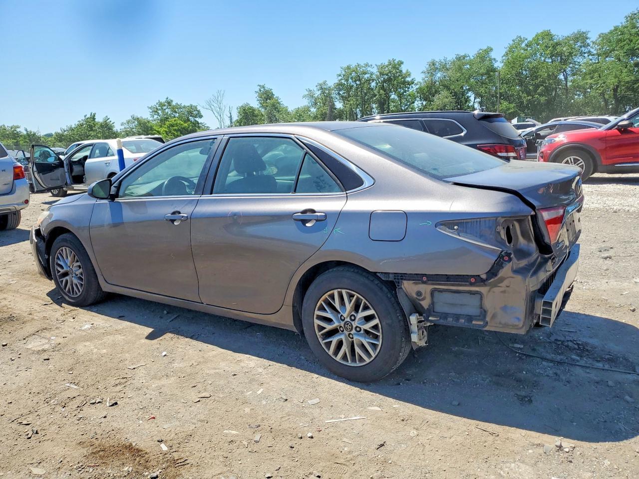2017 Toyota Camry Le - Image 2