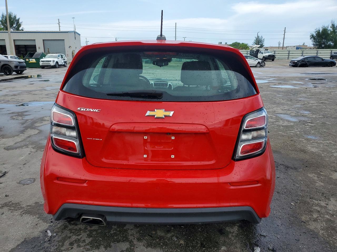 2020 Chevrolet Sonic - Image 6