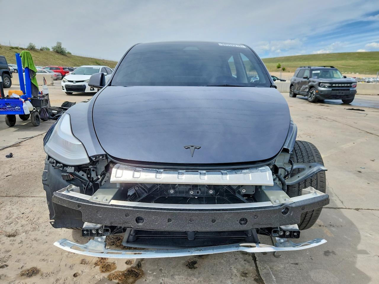 2025 Tesla Model Y - Image 5