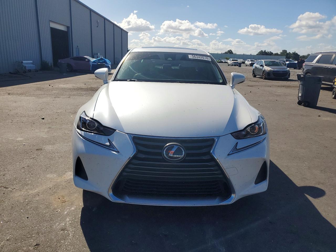 2017 Lexus Is 200T - Фото 5