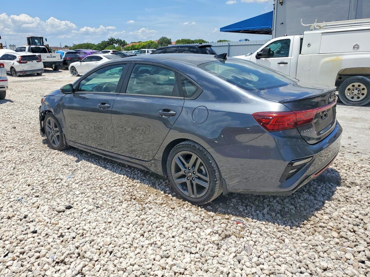 2021 Kia Forte Gt Line - Фото 2