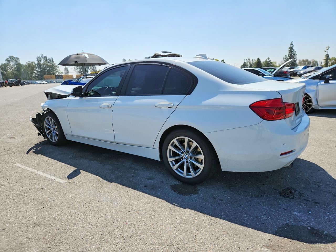 2016 BMW 320 I - Фото 2