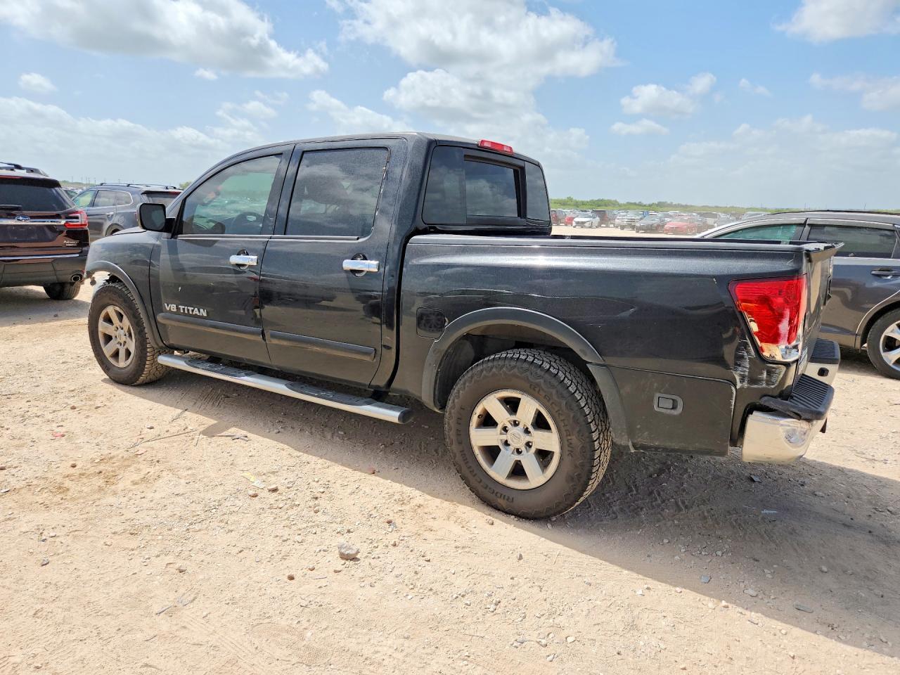 2015 Nissan Titan Sv - Image 2