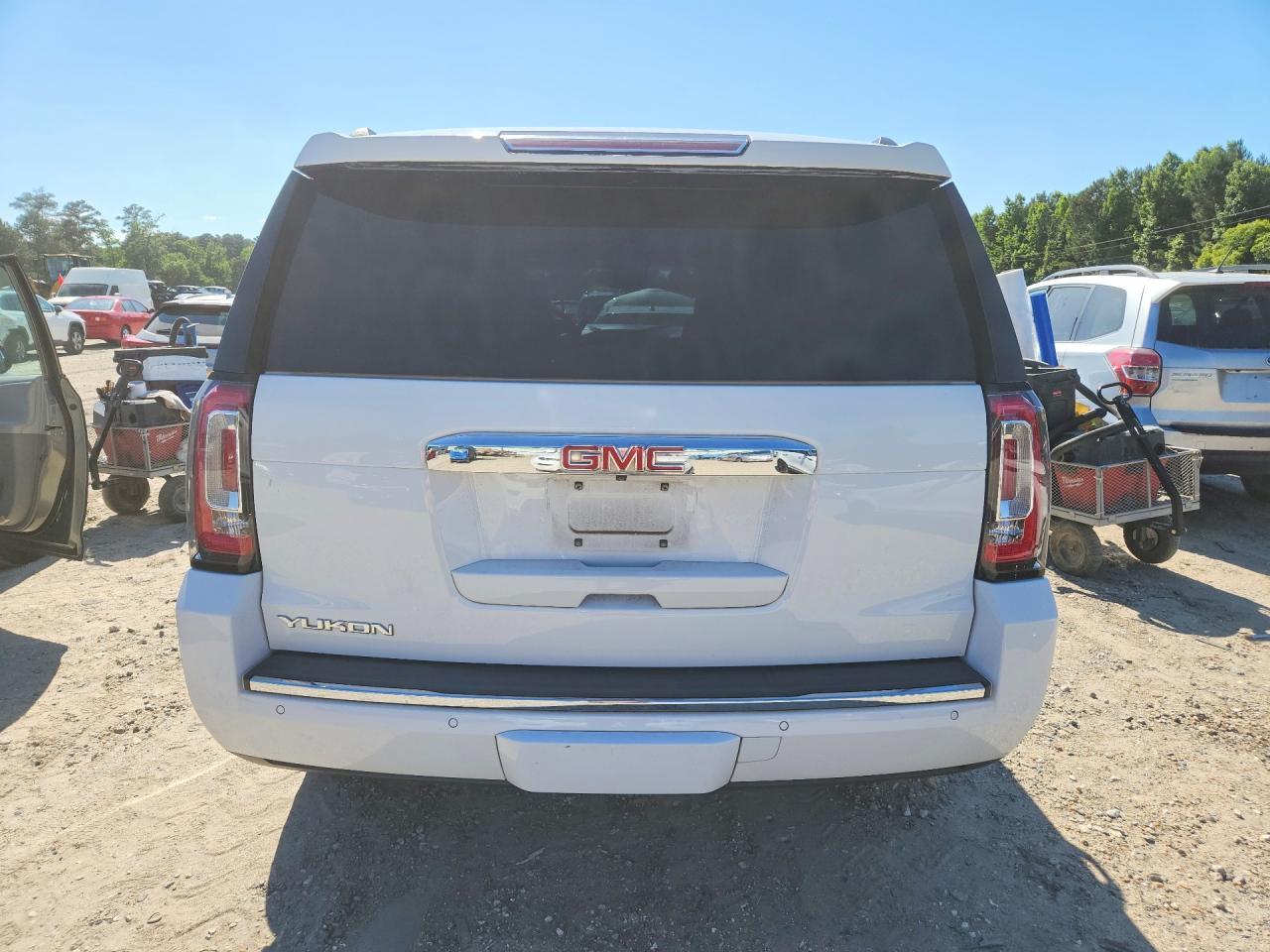2019 GMC Yukon Denali - Фото 6