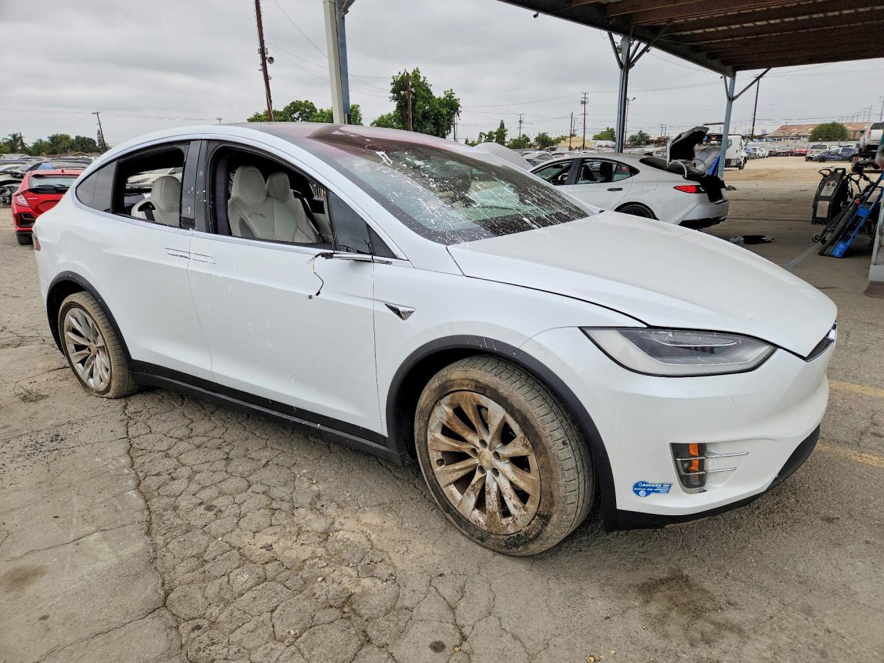 2021 Tesla Model X - Фото 4