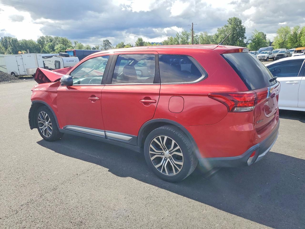 2016 Mitsubishi Outlander Es - Image 2
