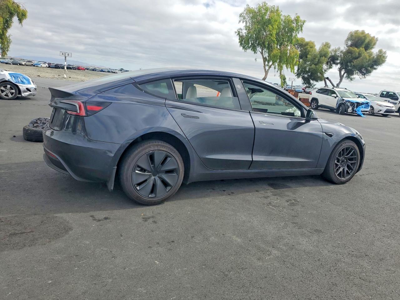2024 Tesla Model 3 - Image 3