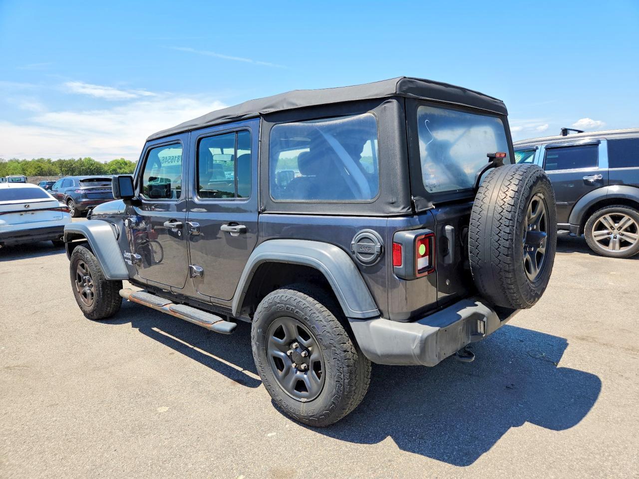 2018 Jeep Wrangler Unlimited Sport - Фото 2