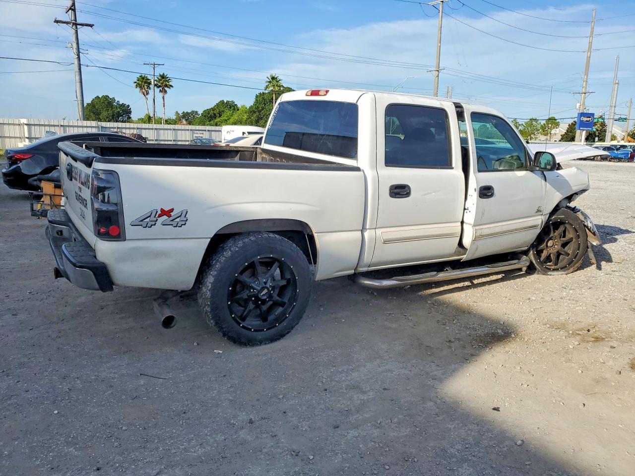 2006 Chevrolet Silverado K1500 - Image 3