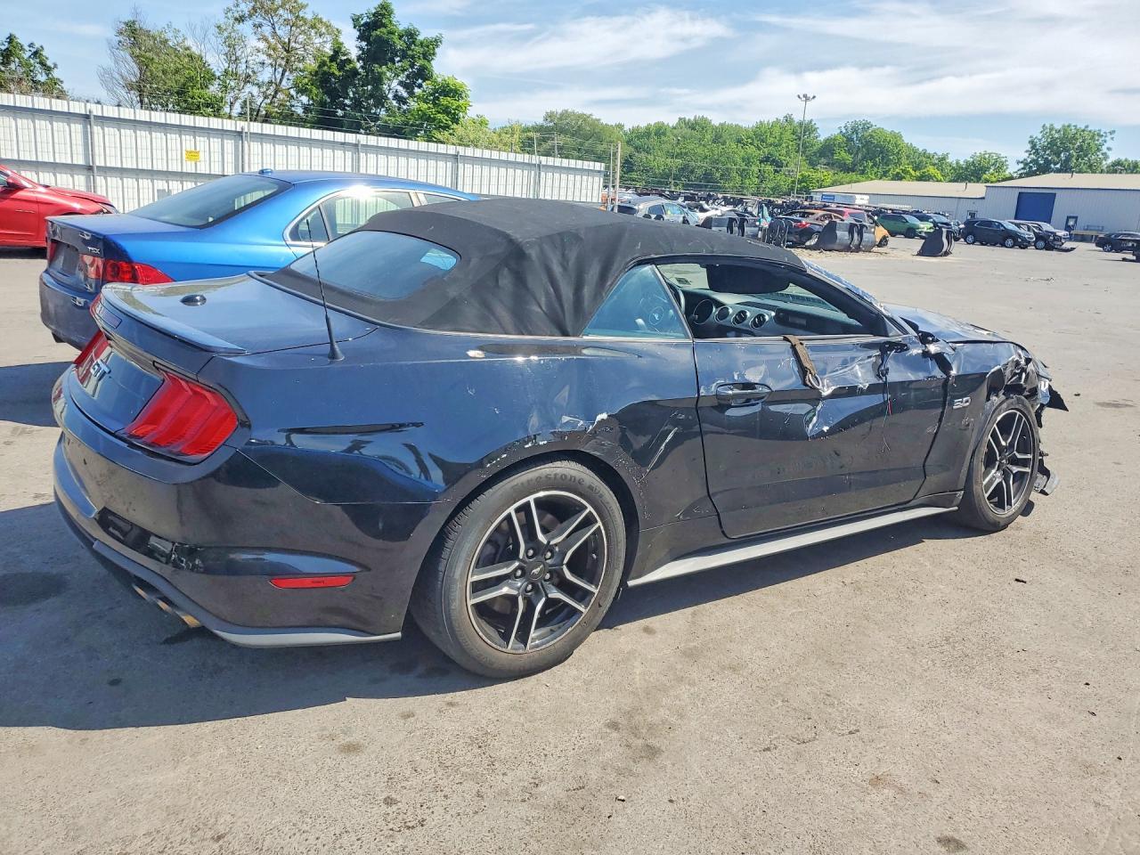 2021 Ford Mustang Gt - Фото 3