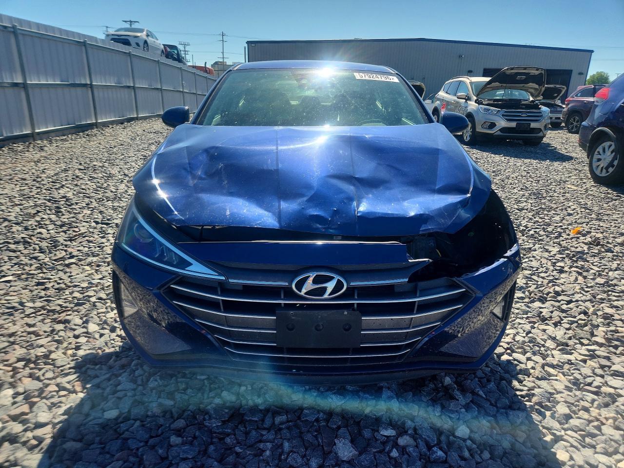 2020 Hyundai Elantra Se - Фото 5