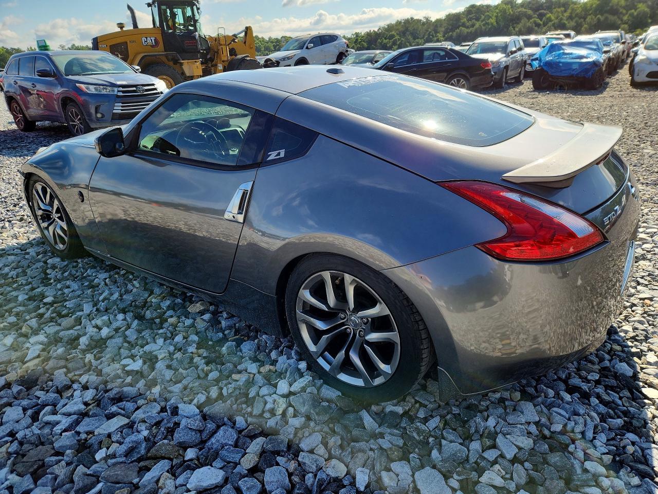 2015 Nissan 370Z Touring - Image 2