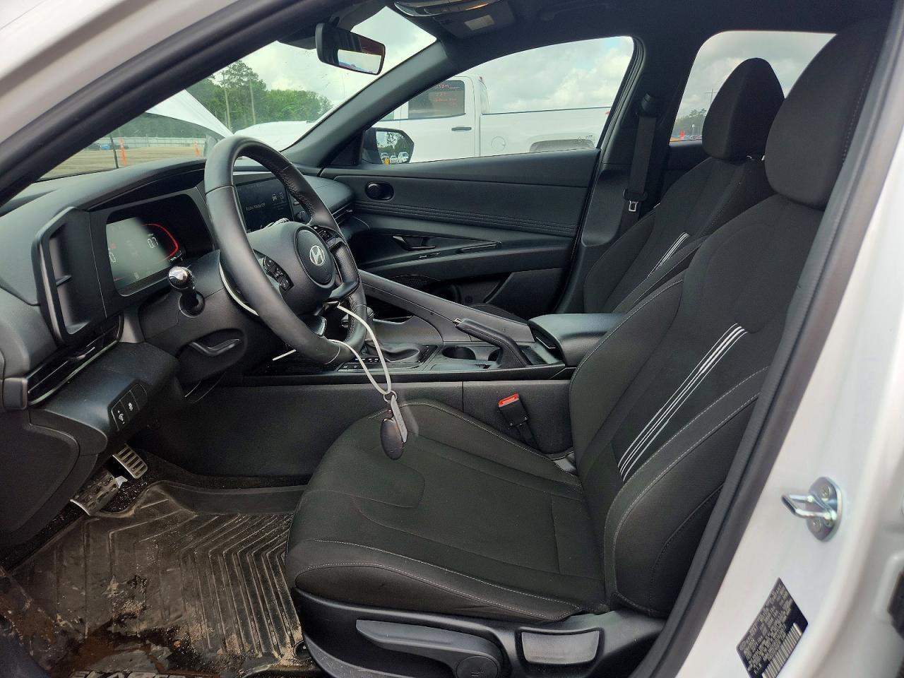 2025 Hyundai Elantra Sel Sport - Фото 7