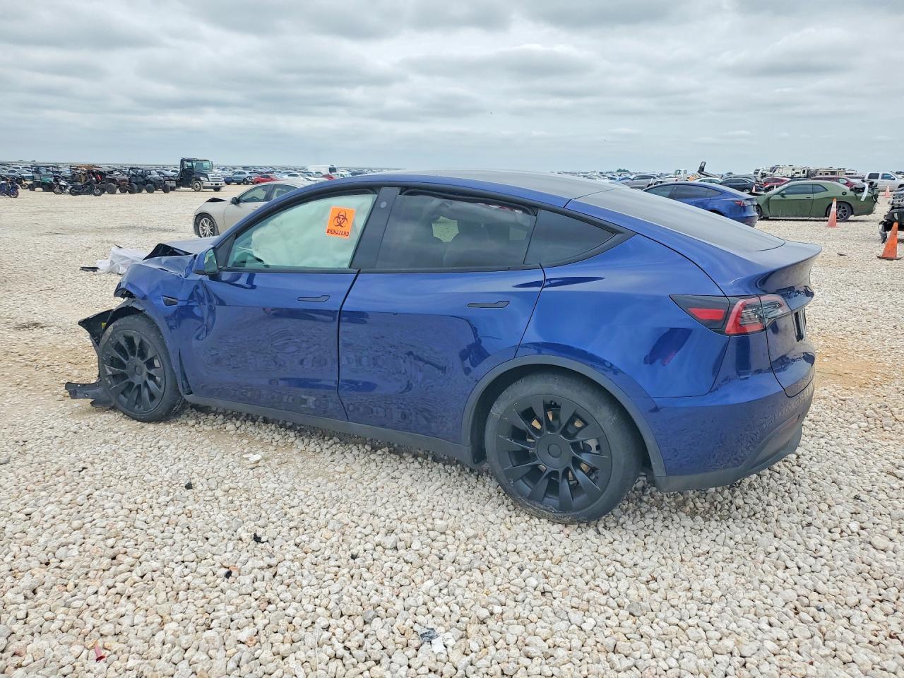 2023 Tesla Model Y - Image 2