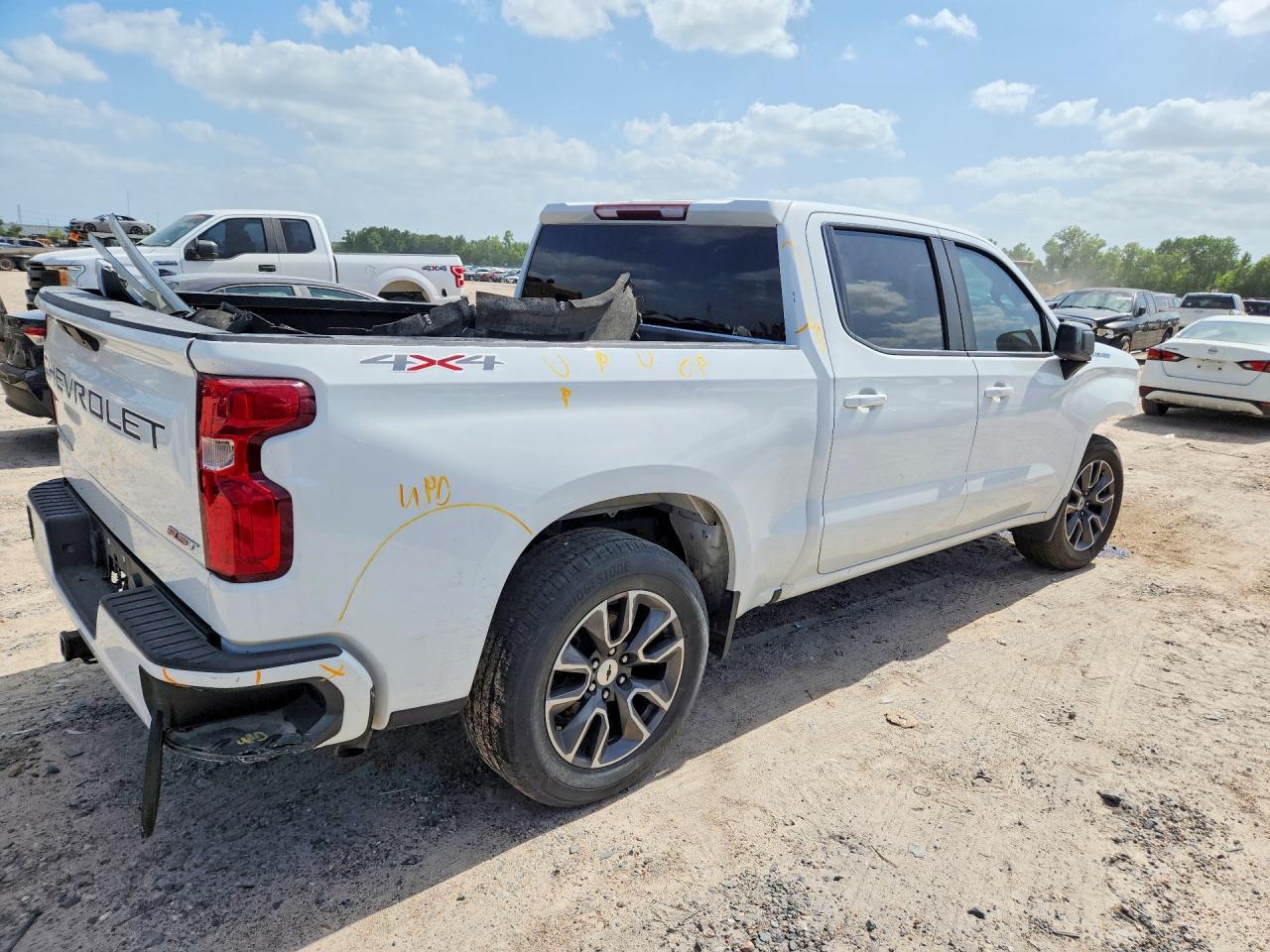 2021 Chevrolet Silverado K1500 Rst - Фото 3