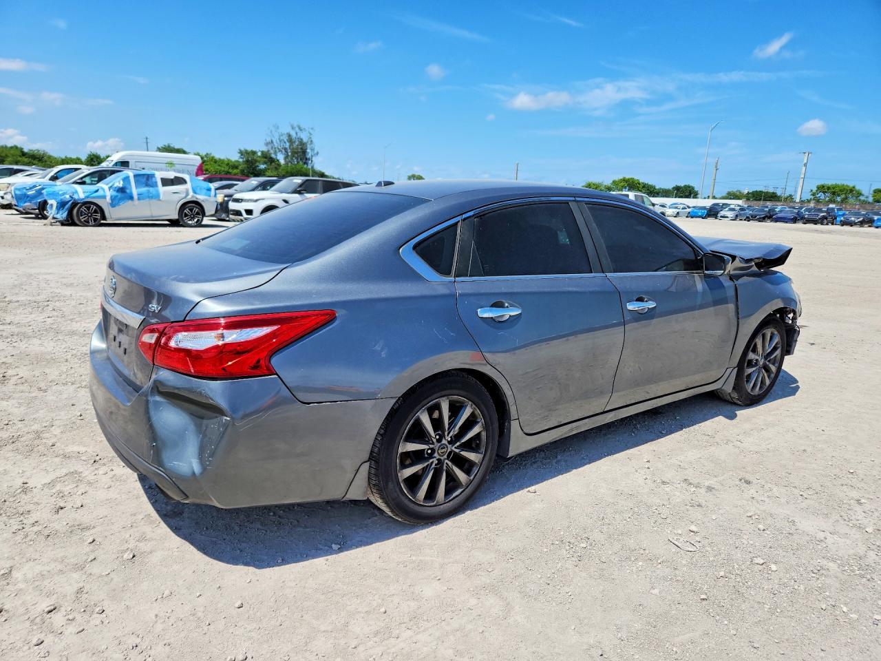 2016 Nissan Altima S - Фото 3