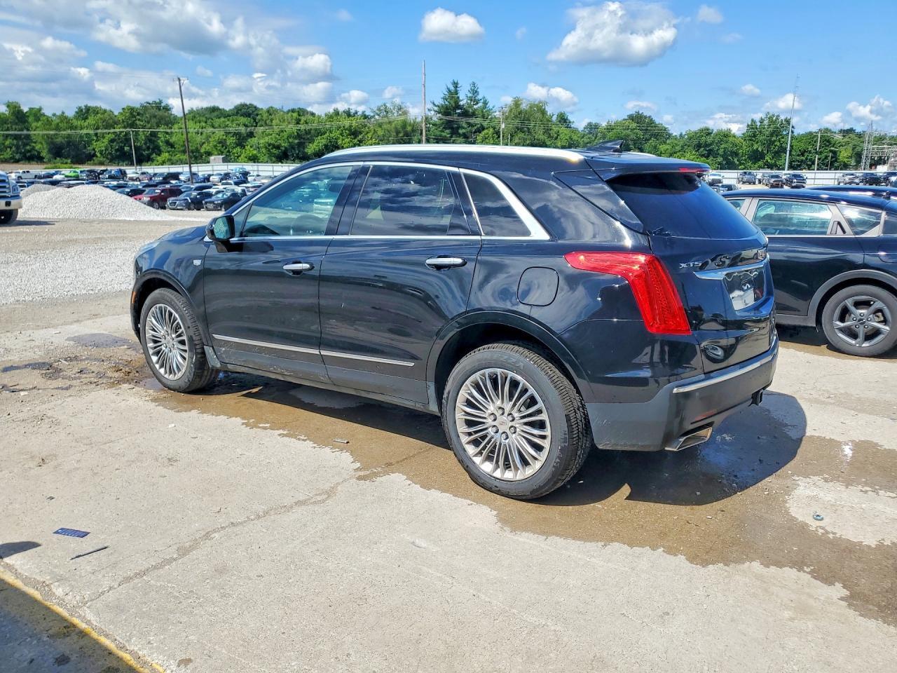 2017 Cadillac Xt5 Luxury - Фото 2