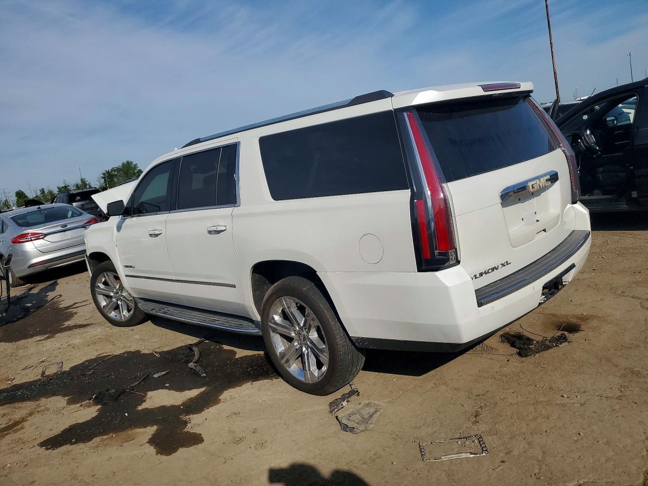 2016 GMC Yukon Xl Denali - Image 2