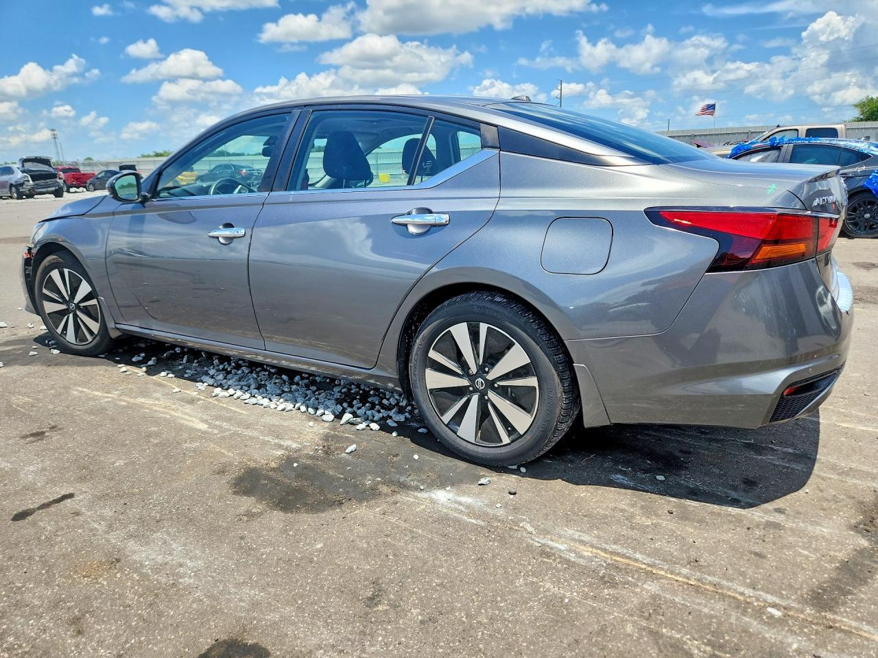 2021 Nissan Altima Sv - Image 2