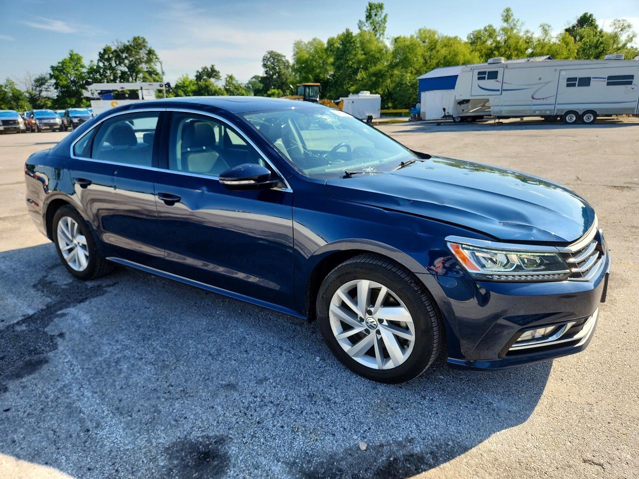 2018 Volkswagen Passat Se - Фото 4