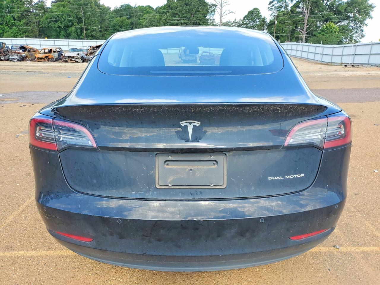 2022 Tesla Model 3 - Фото 6