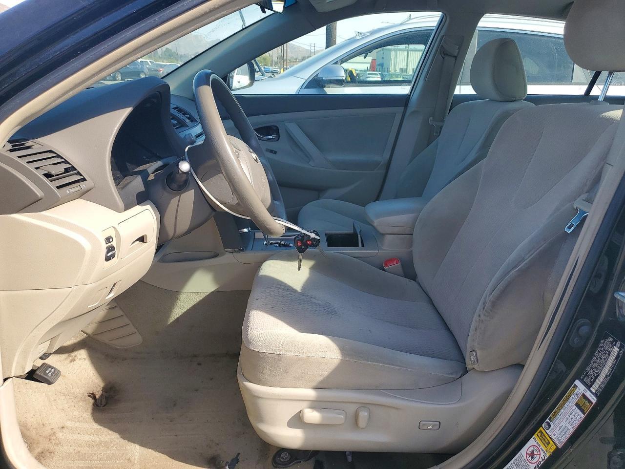 2011 Toyota Camry Le - Фото 7