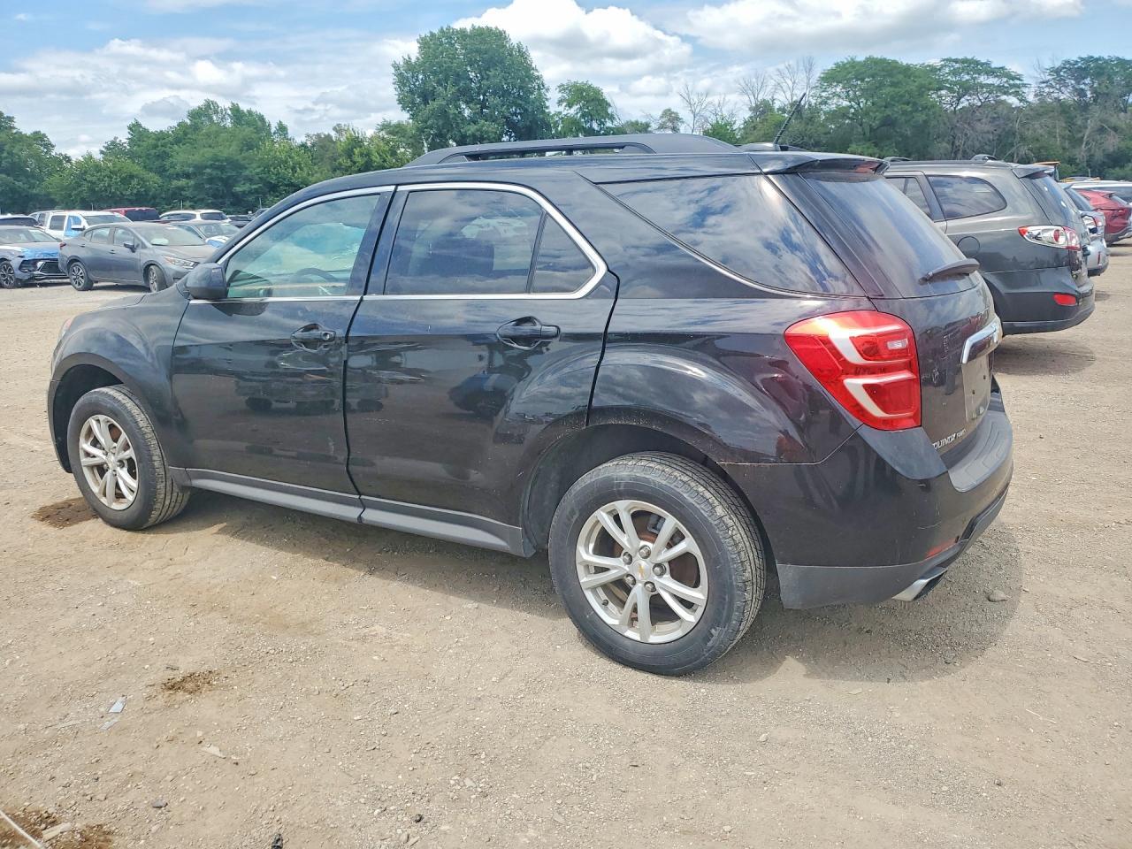 2017 Chevrolet Equinox Lt - Image 2