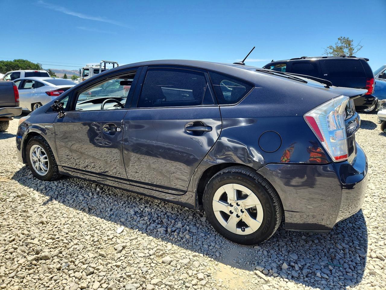 2010 Toyota Prius Iii - Фото 2