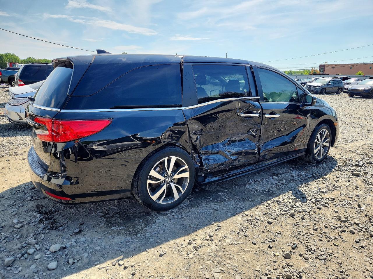 2023 Honda Odyssey Touring - Фото 3