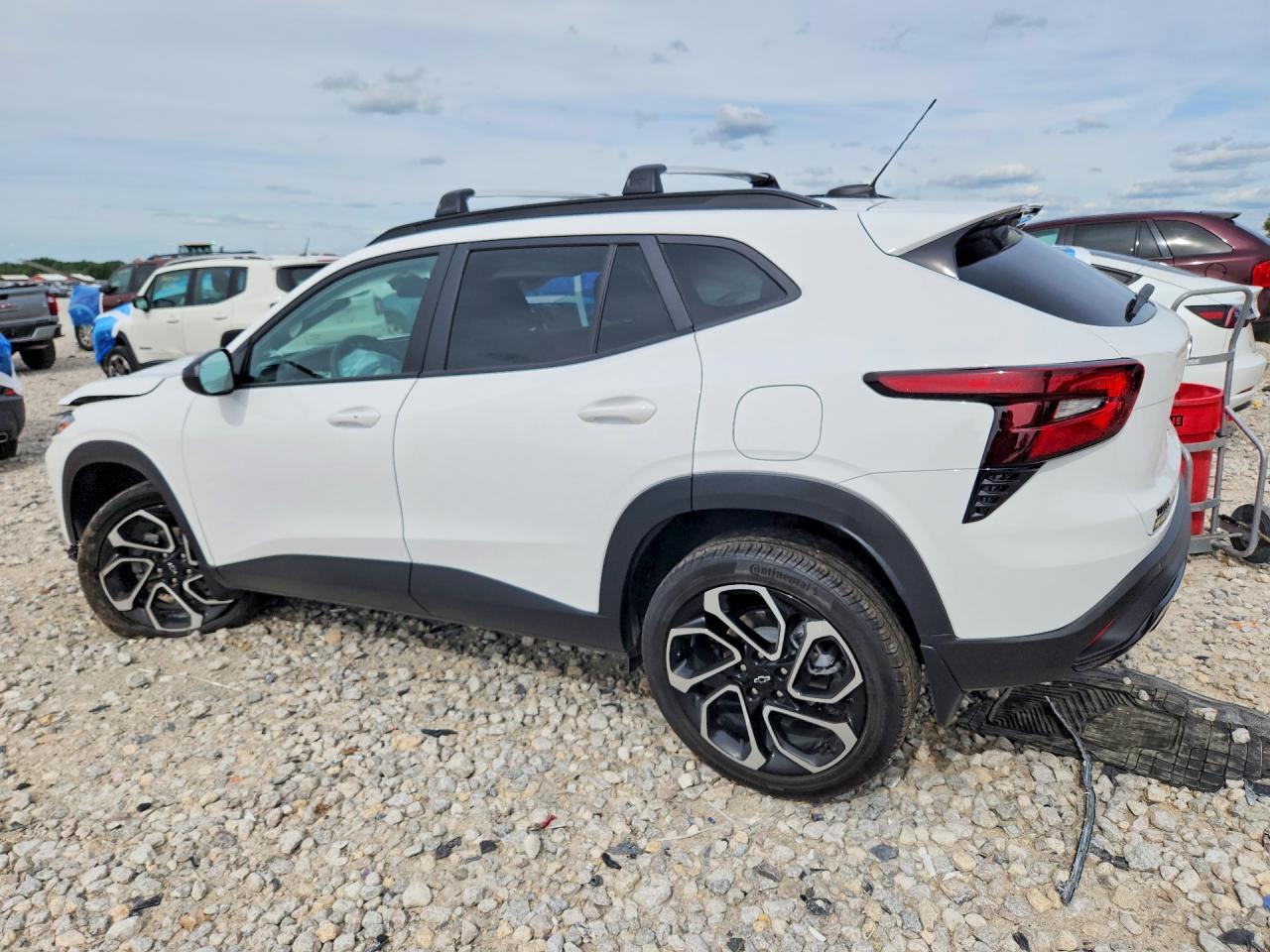 2025 Chevrolet Trax 2Rs - Image 2