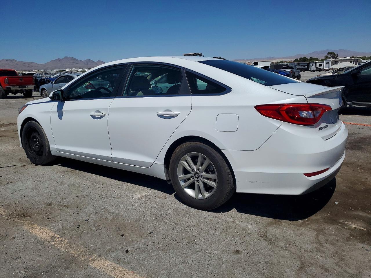 2015 Hyundai Sonata Se - Image 2