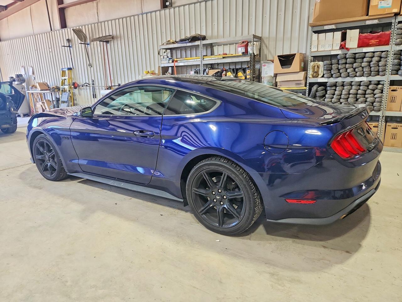 2020 Ford Mustang Gt - Фото 2