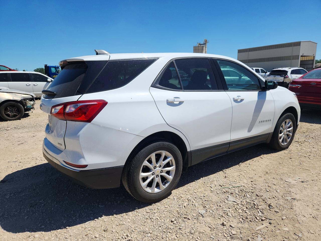 2018 Chevrolet Equinox Ls - Фото 3