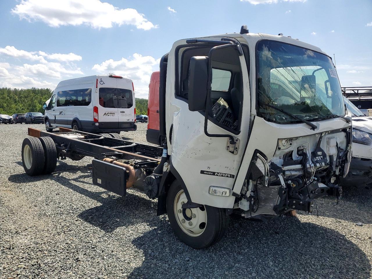 2025 Isuzu Nrr
