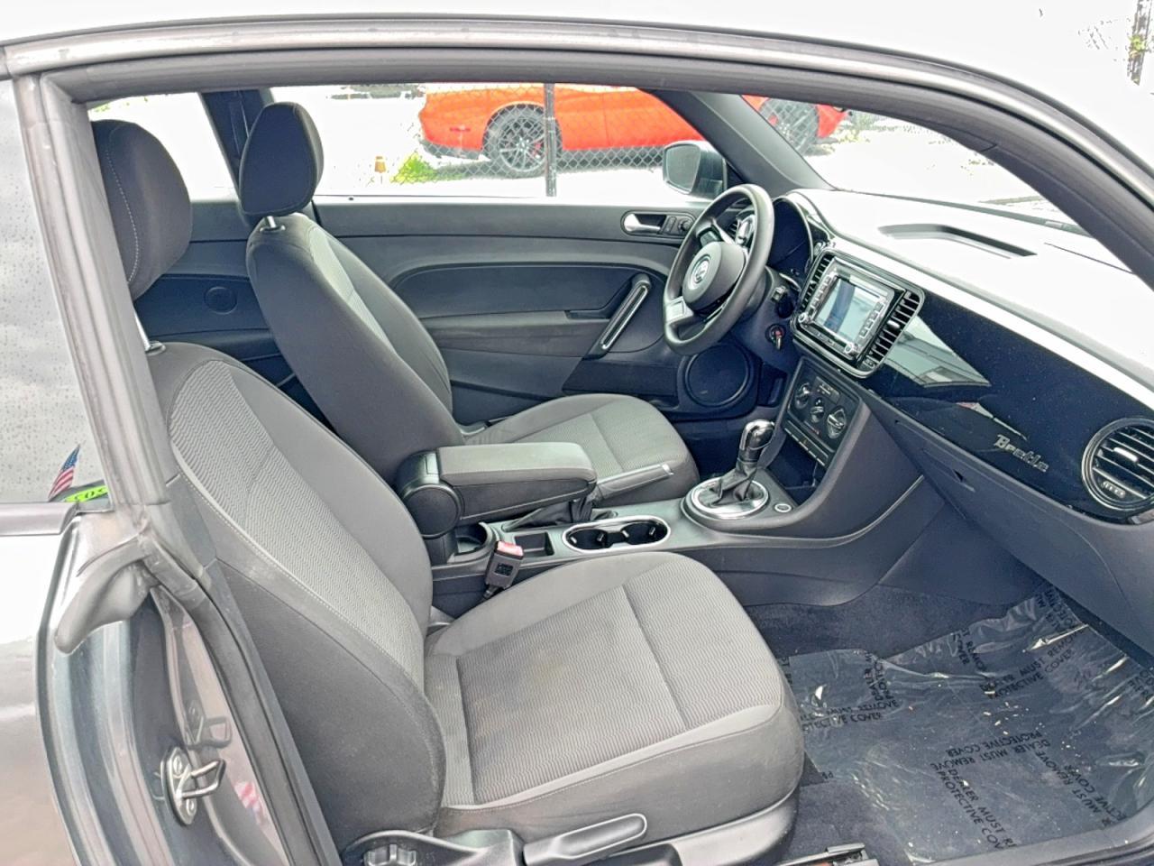 2014 Volkswagen Beetle - Image 5